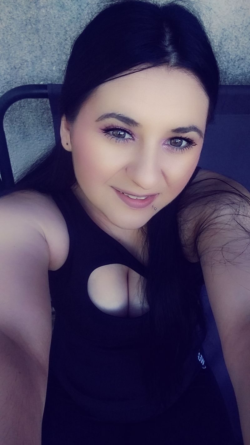 Karolina, 30