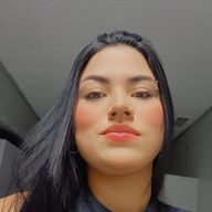 Larissa, 20