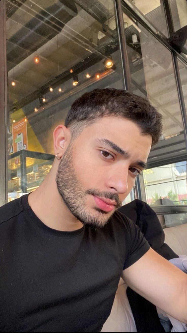 Justin, 26