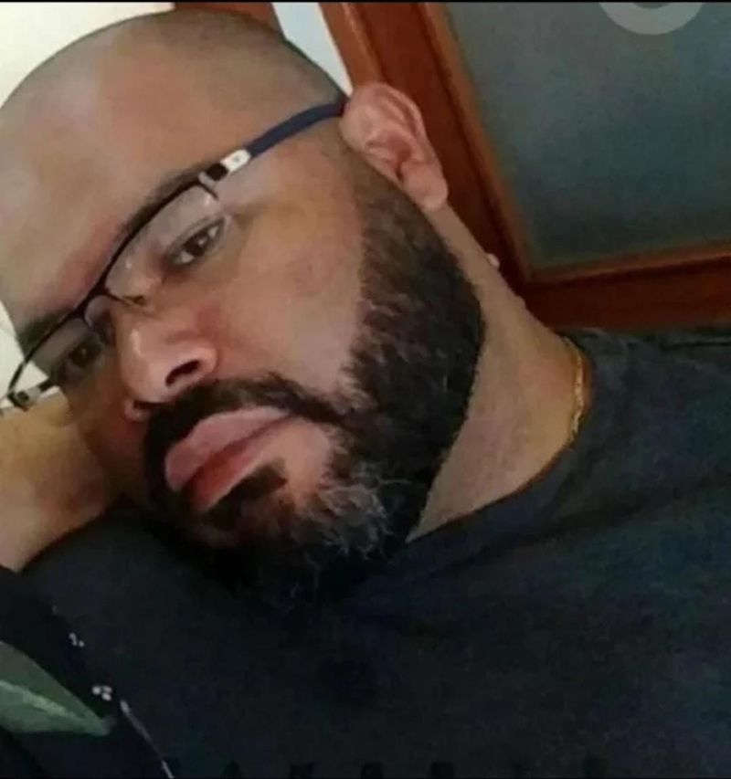 Paulo, 44