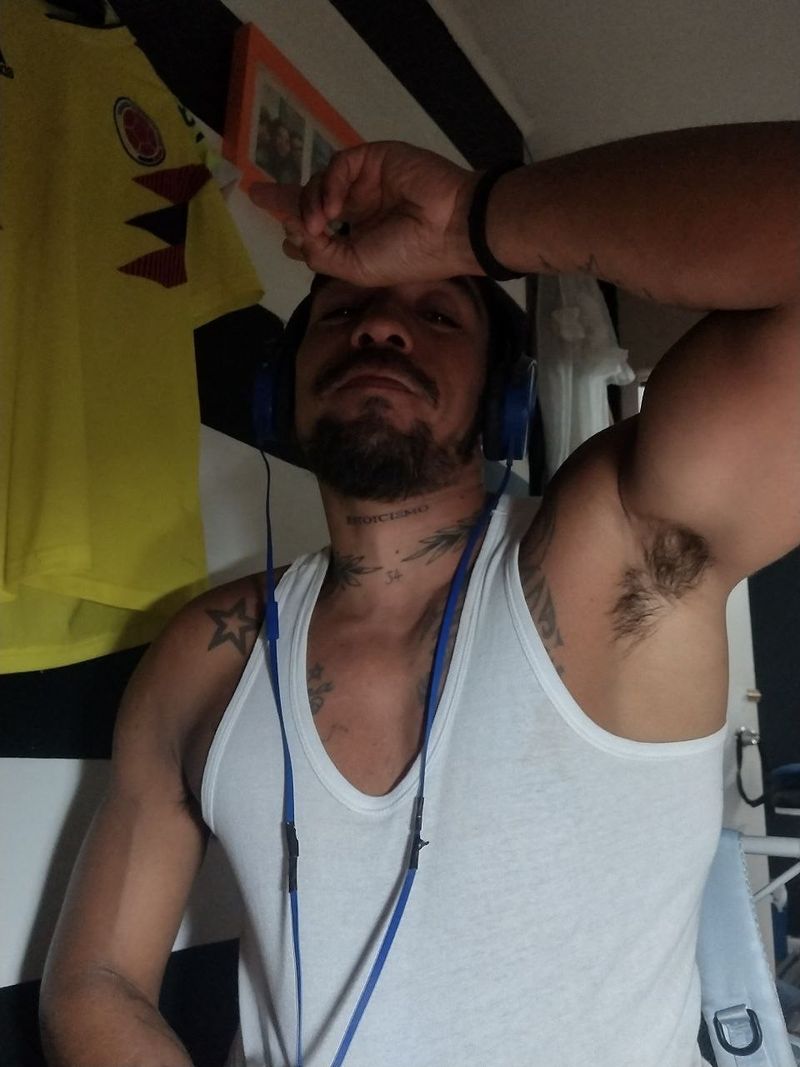 Chino, 41