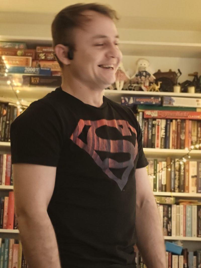 Tomek, 33