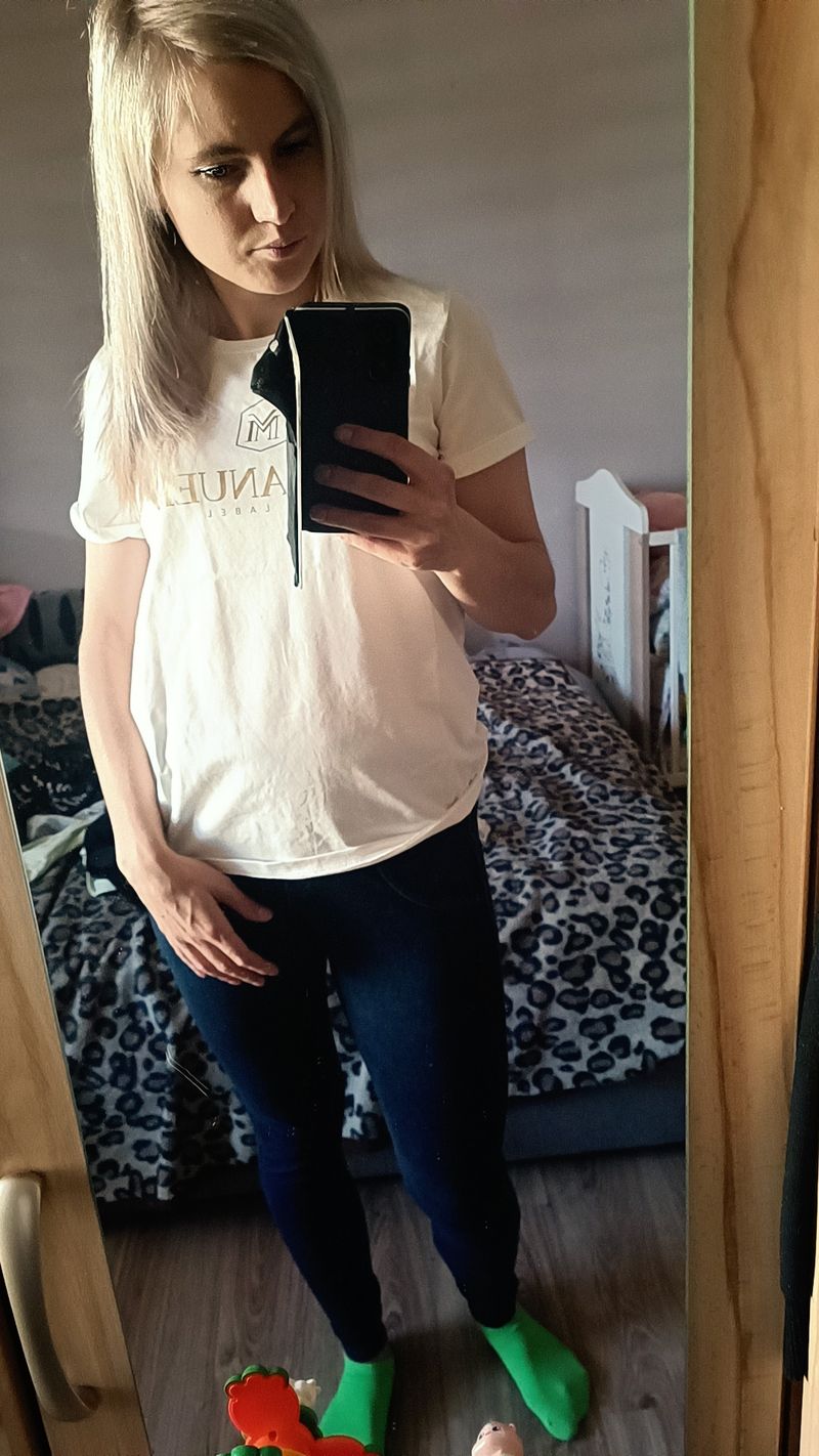 Karolina, 31