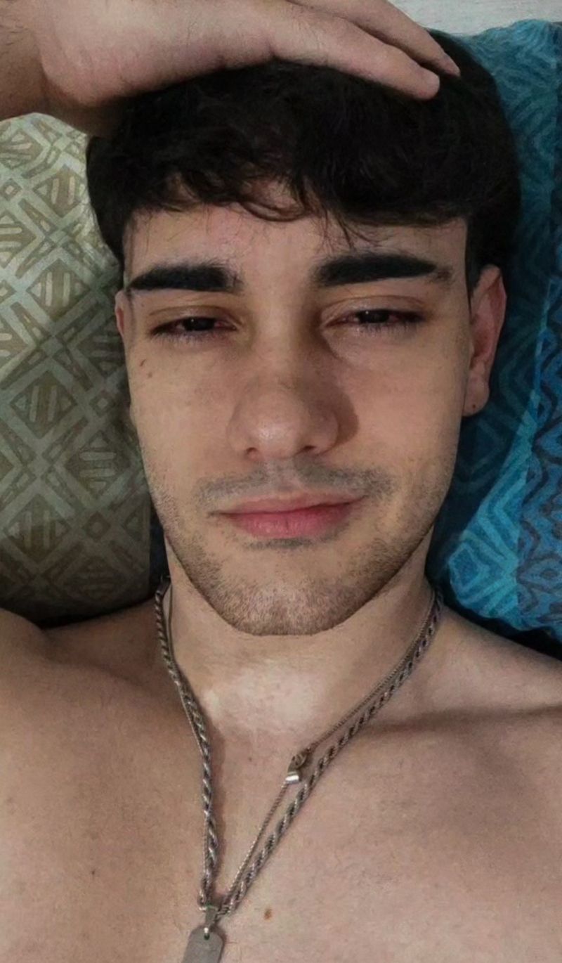 Fabricio, 22