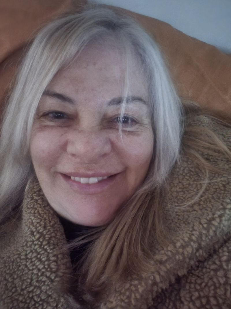 Ariana, 52