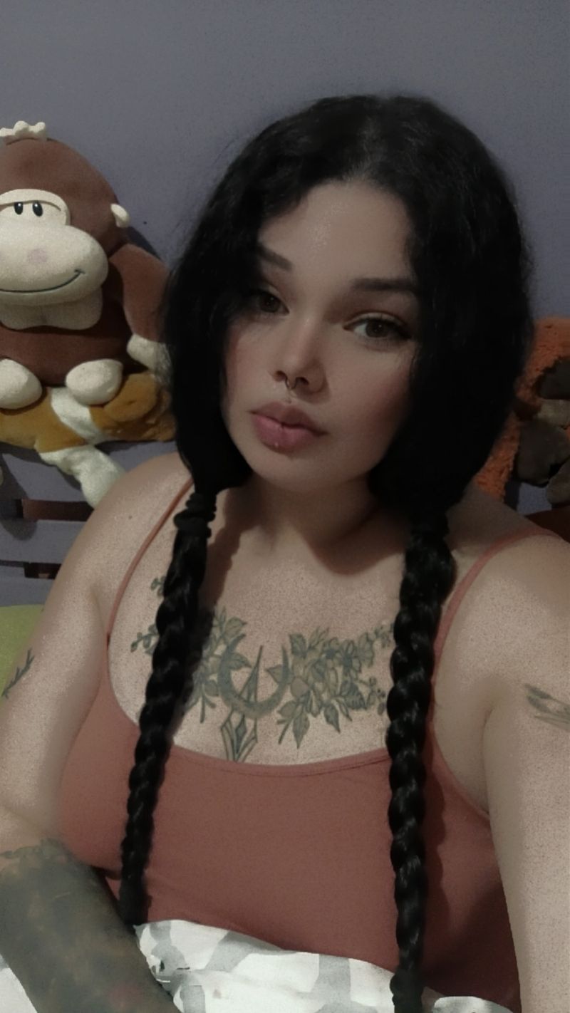 Alejandra, 32