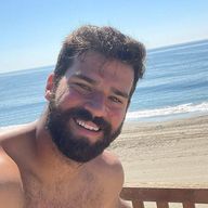 Dario, 38