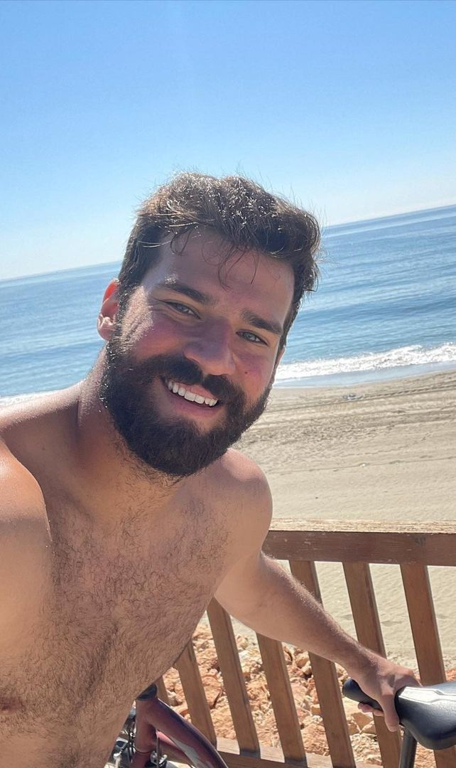 Dario, 38