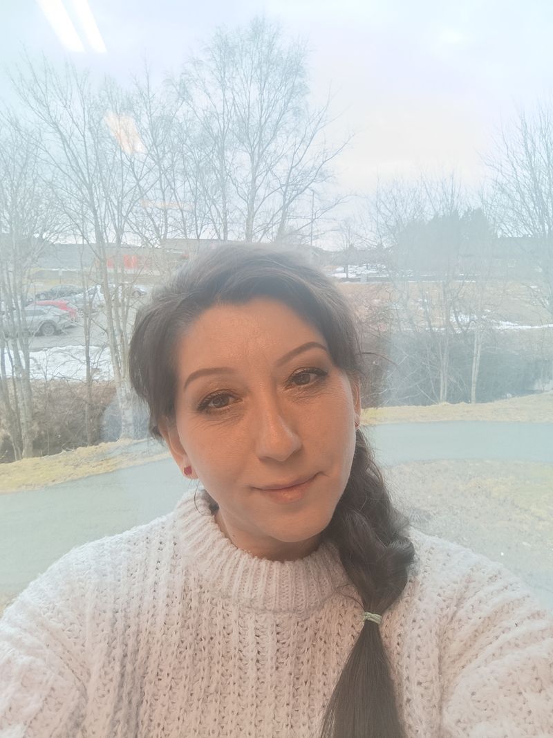 Natali, 49
