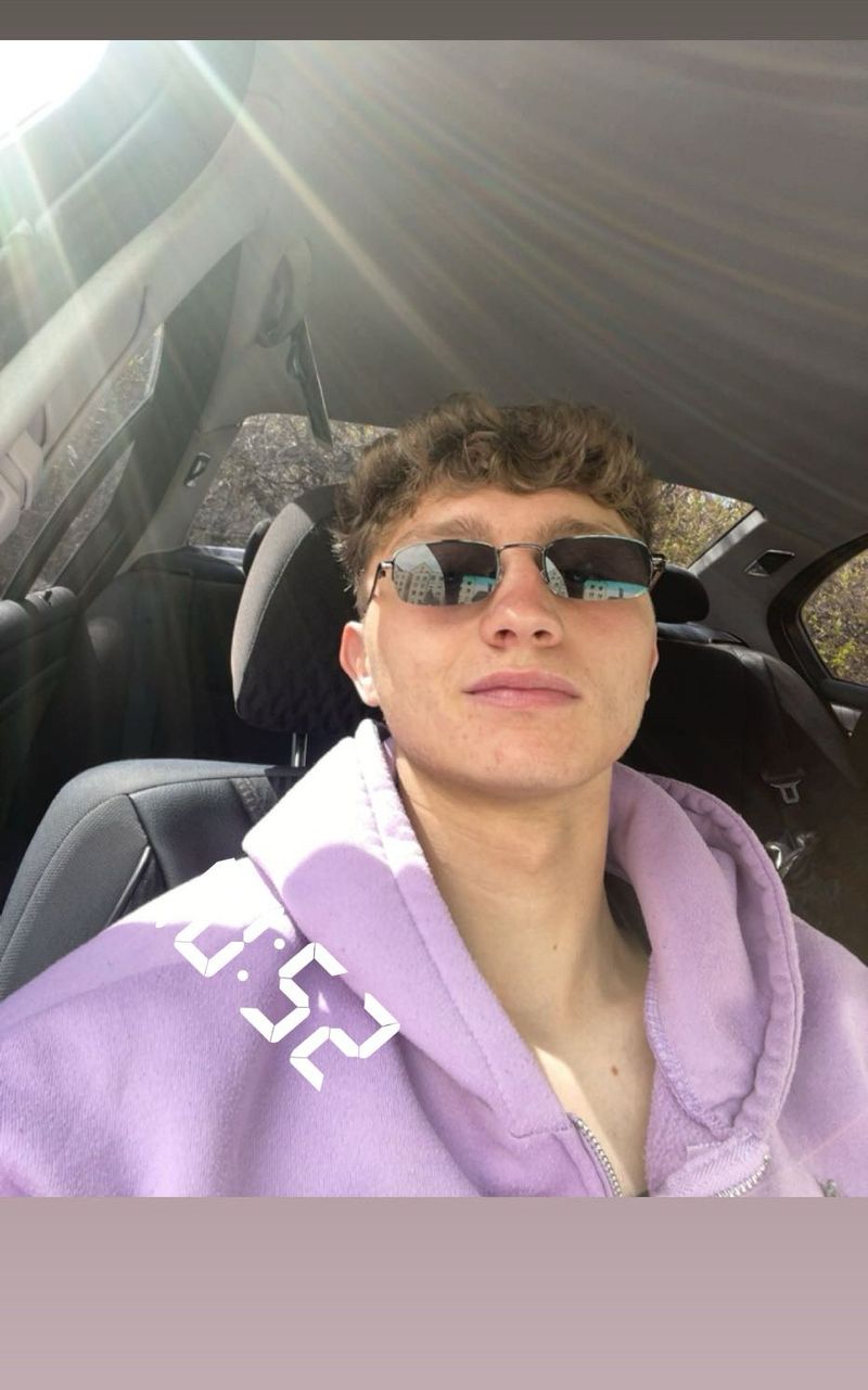 Kamil, 21
