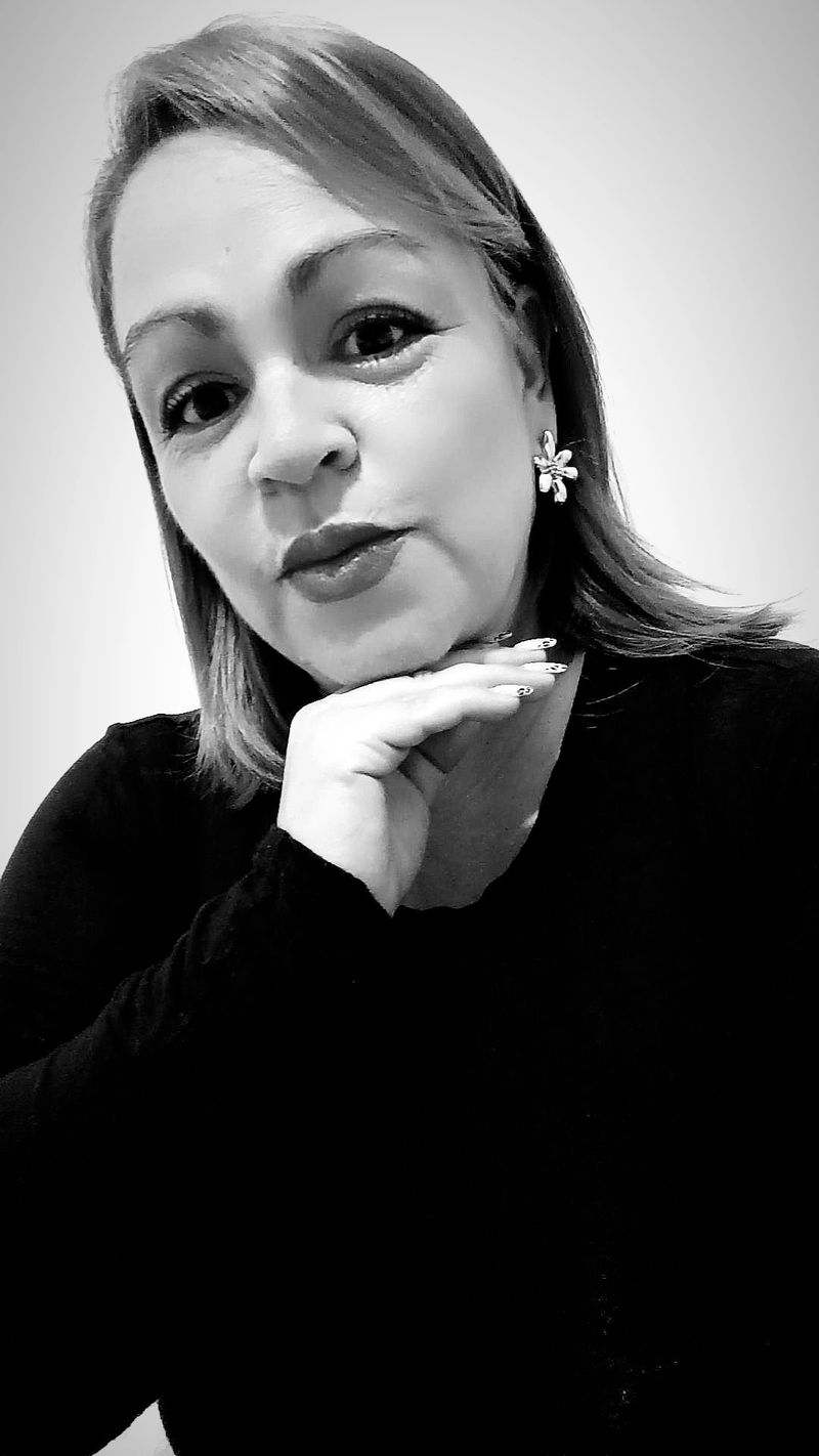 Laura, 46