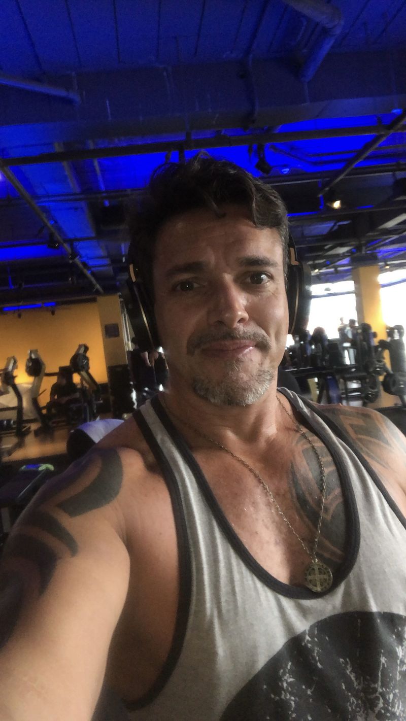Eduardo, 39