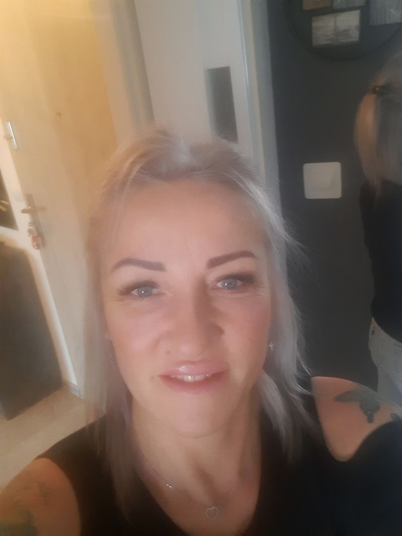Anna, 47