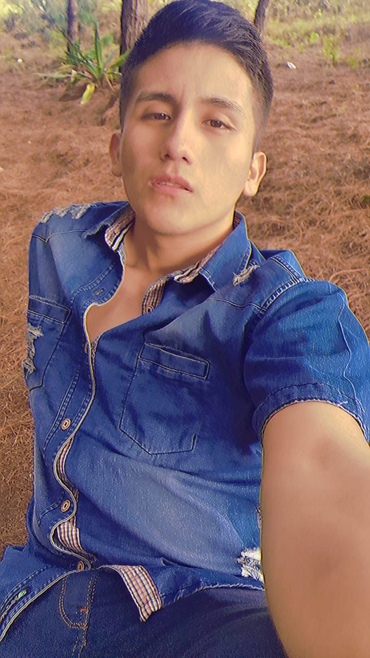 Esteban, 25