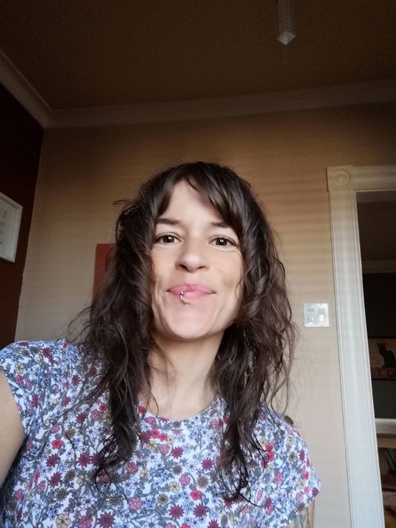 Clo, 44