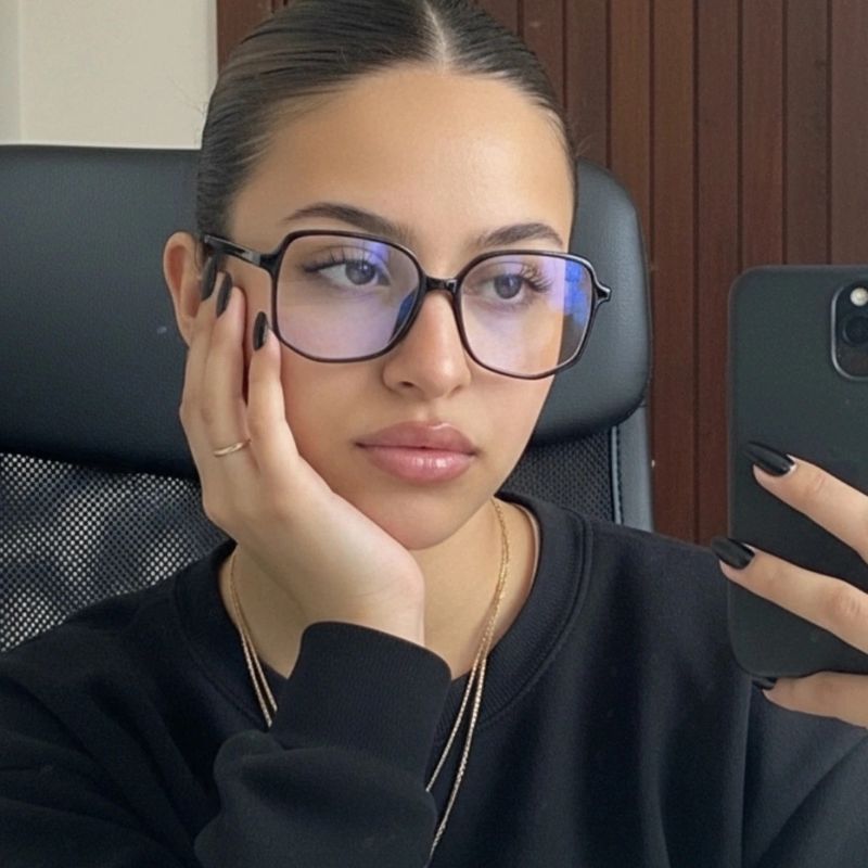 Rania, 19