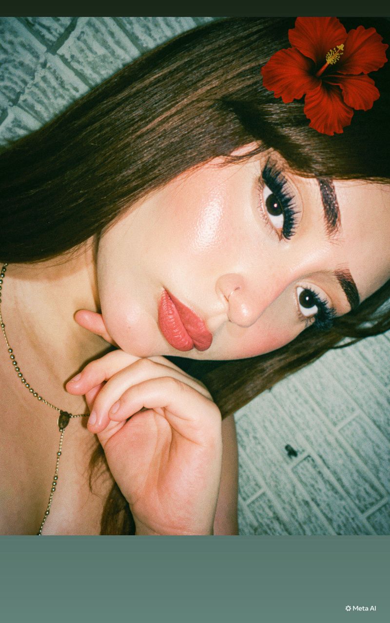 Valeria, 20