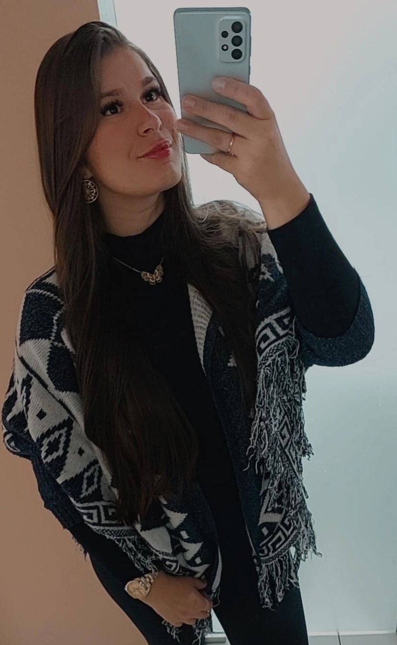 Beatriz, 27