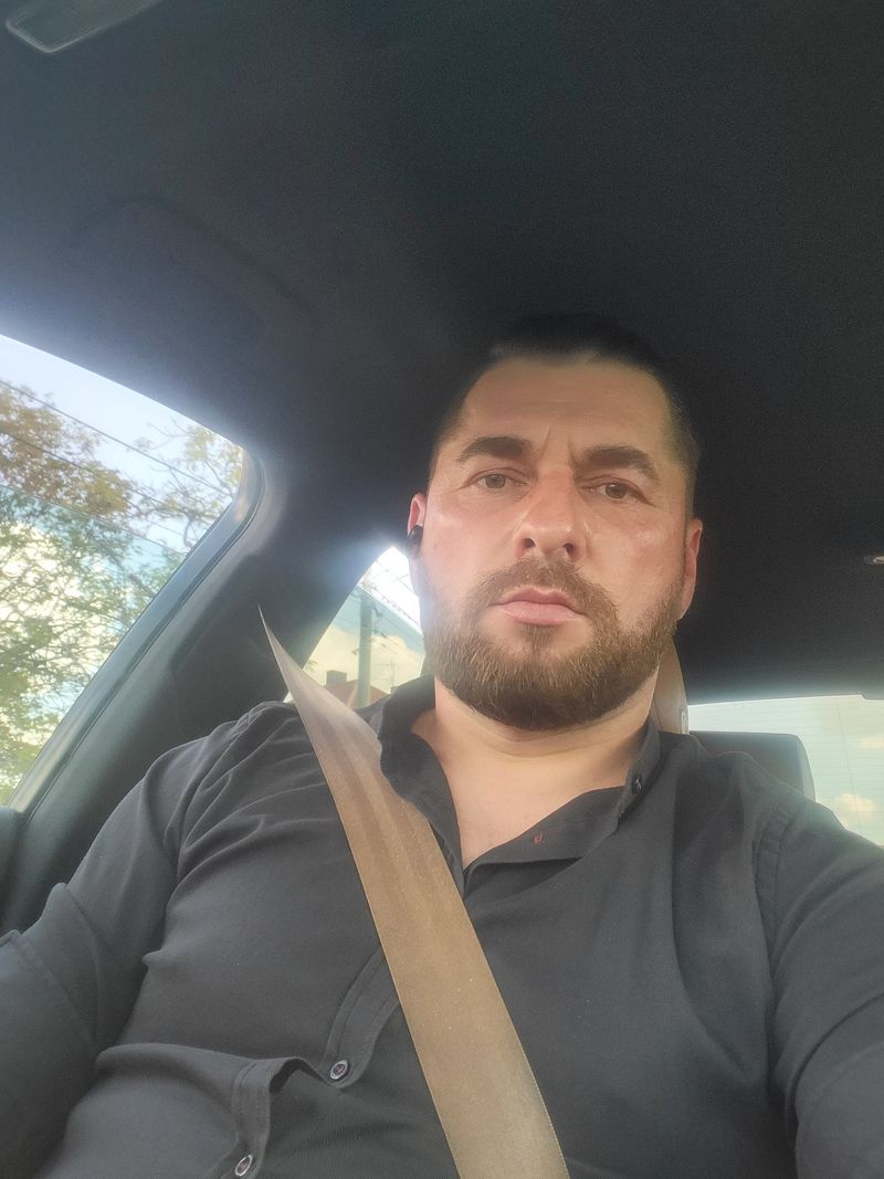 Slawek, 39