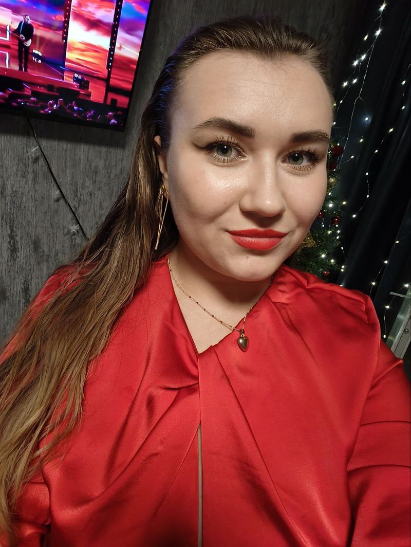Dana, 24