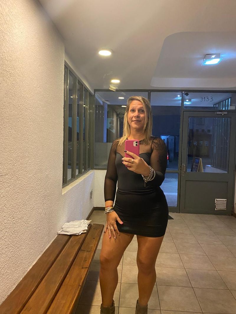 Elisabet, 43