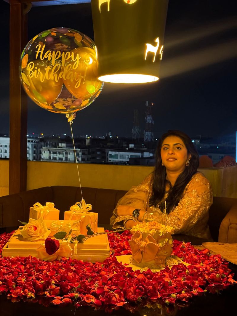 Nazia, 41
