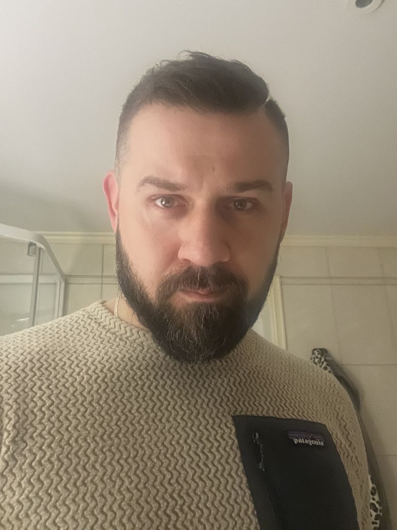 Pawel, 37