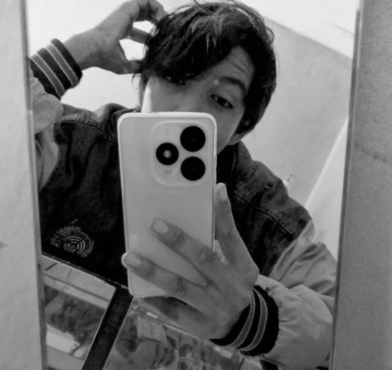 Javier, 19