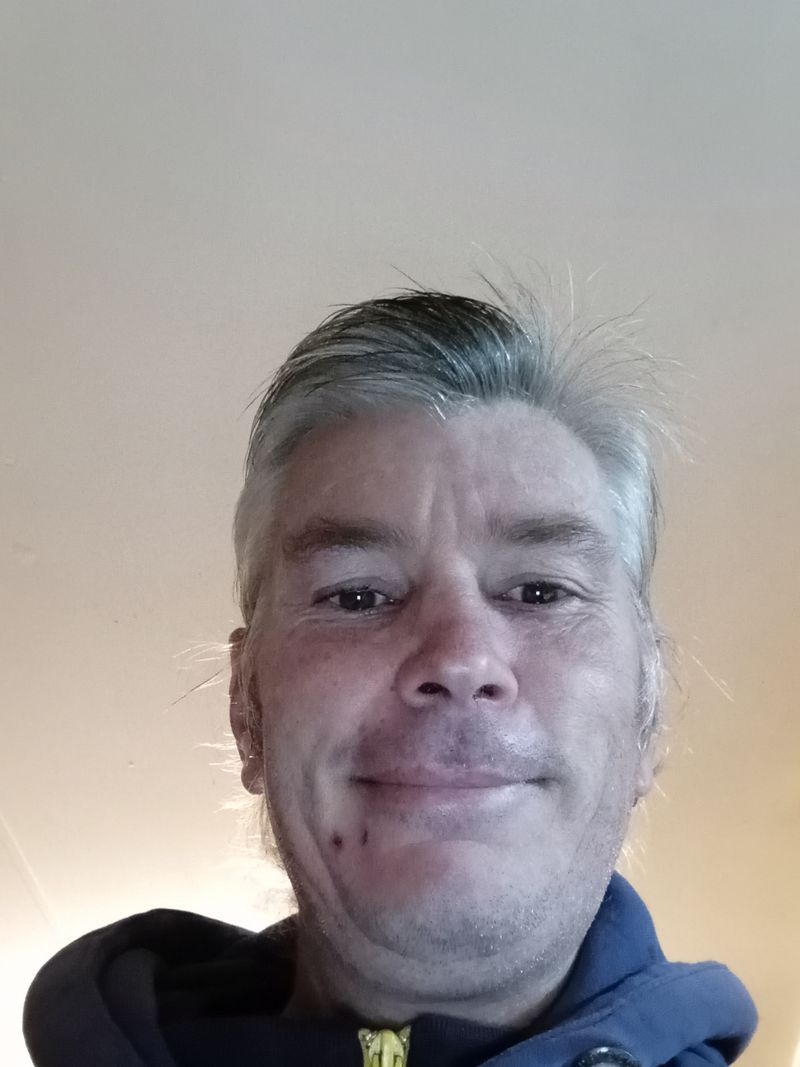 Louwrens, 44