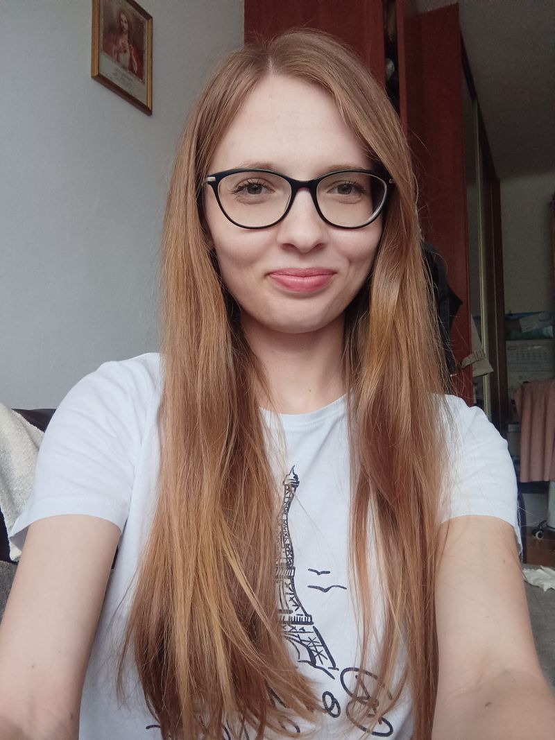 Dominika, 26