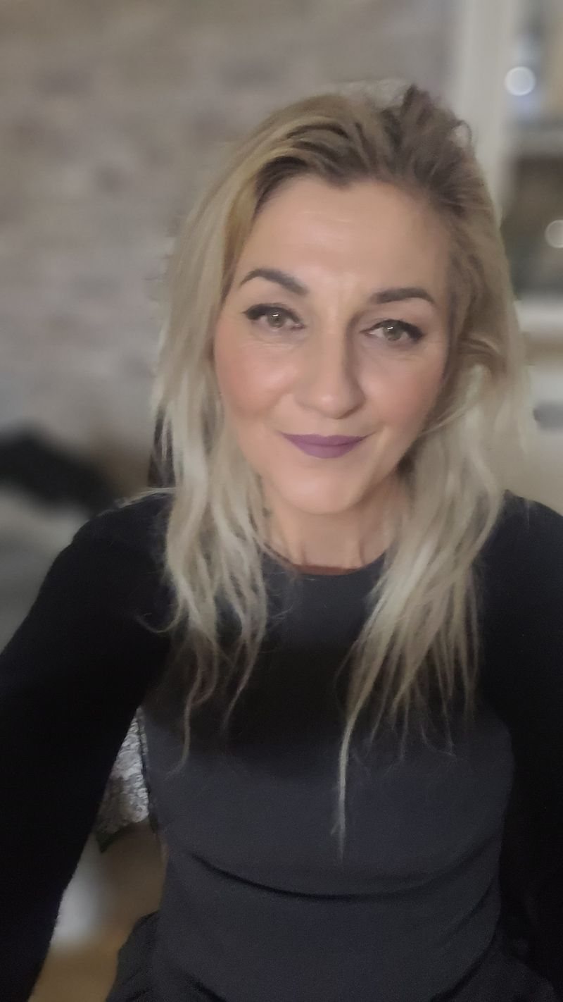 Katarzyna, 44