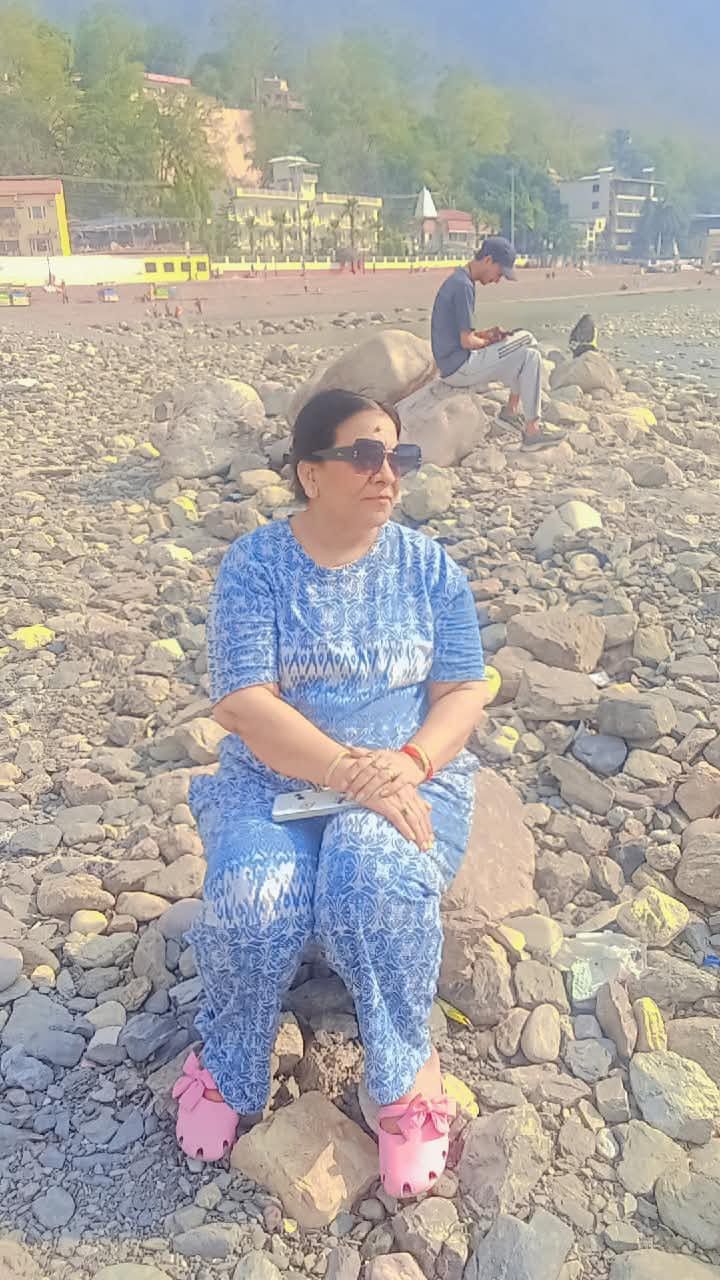 Anjali, 55