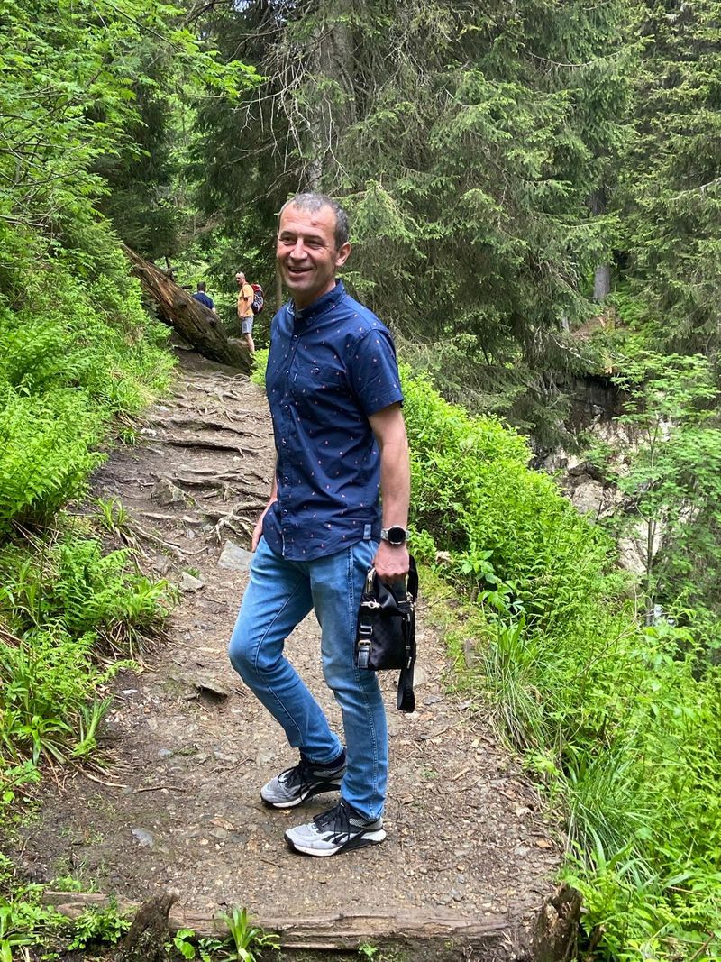 Piotr, 49