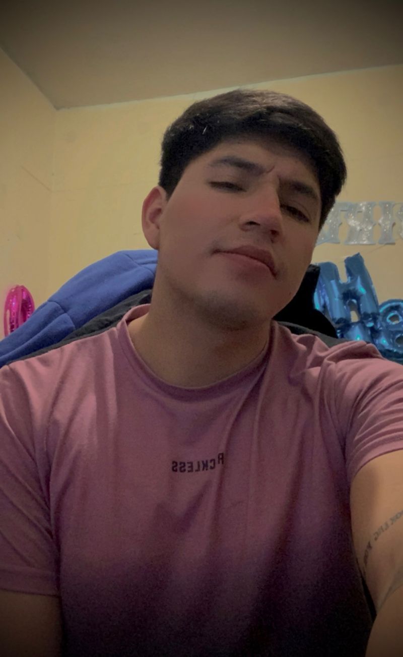 Marcos, 27