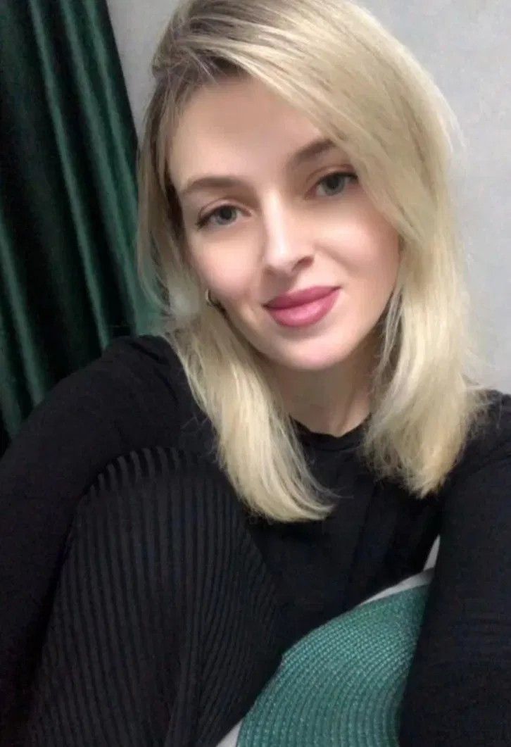 Амина, 32