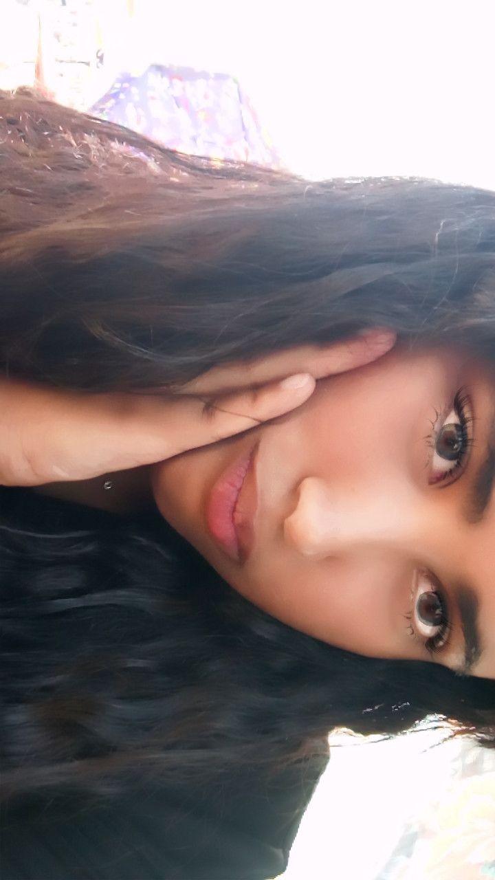 Fatine, 18