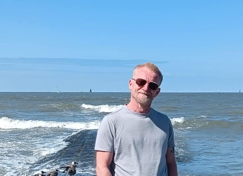 Lukaaz, 44