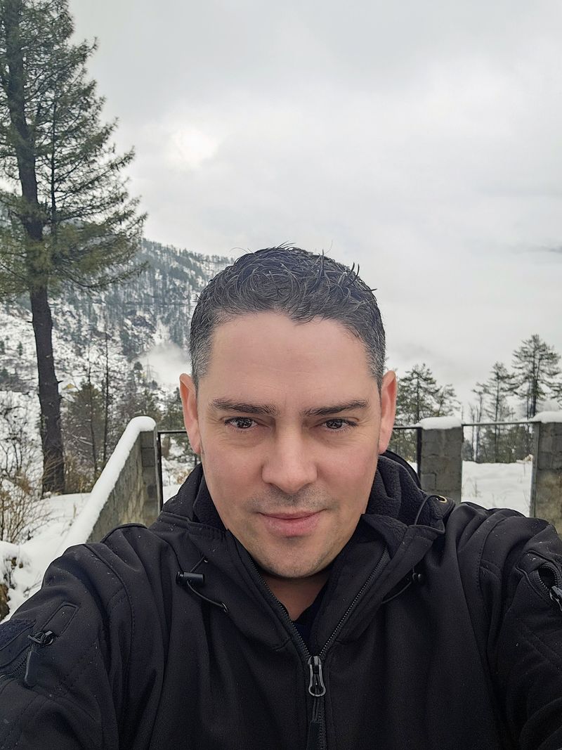Sean, 43
