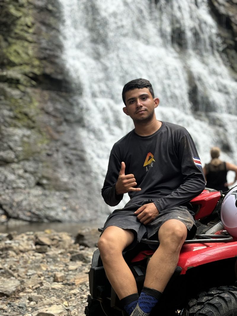 Diego, 25