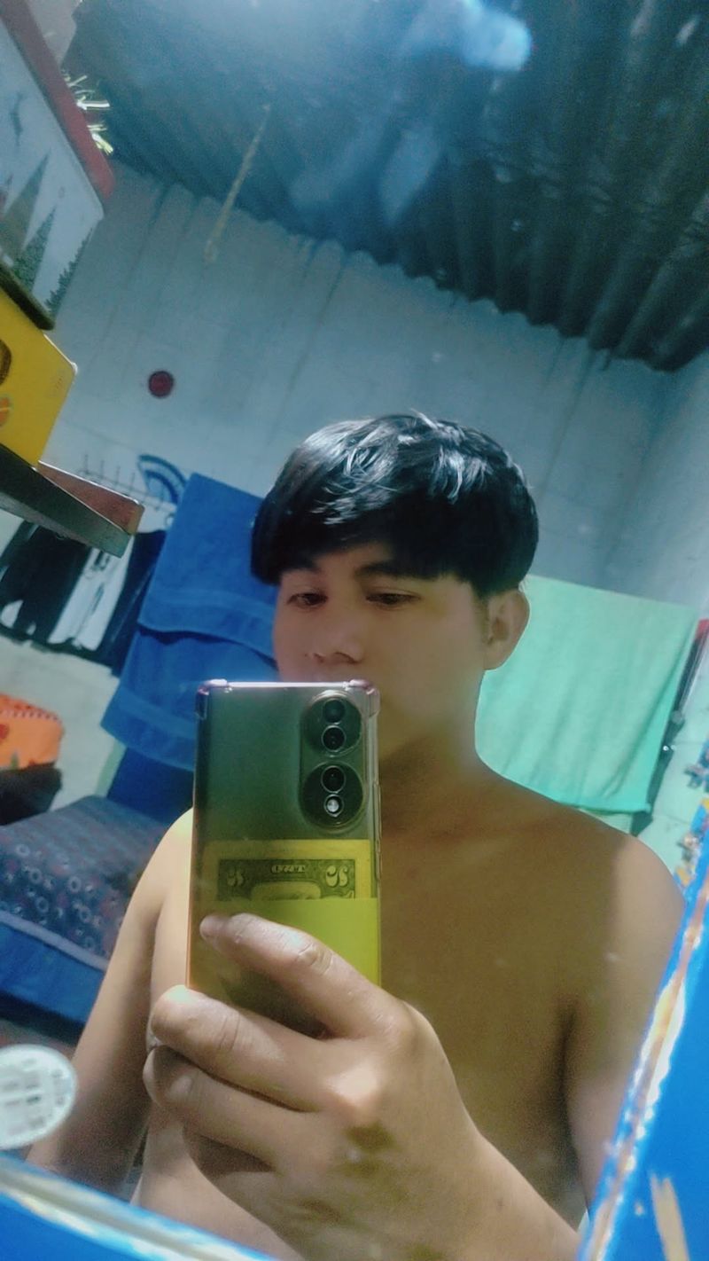 Alex, 25