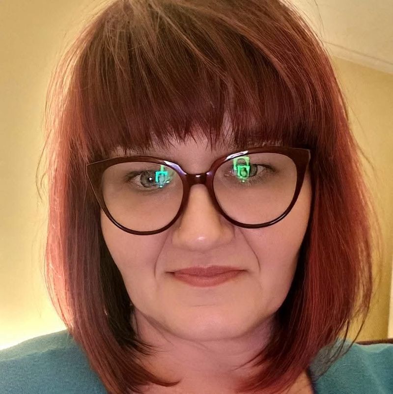 Izabela, 46