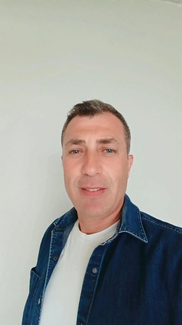 Ahmet, 41