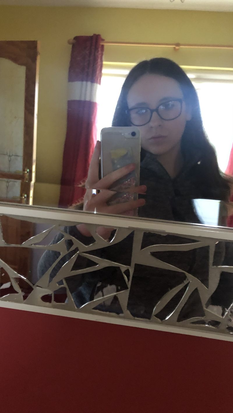 Chloe, 18