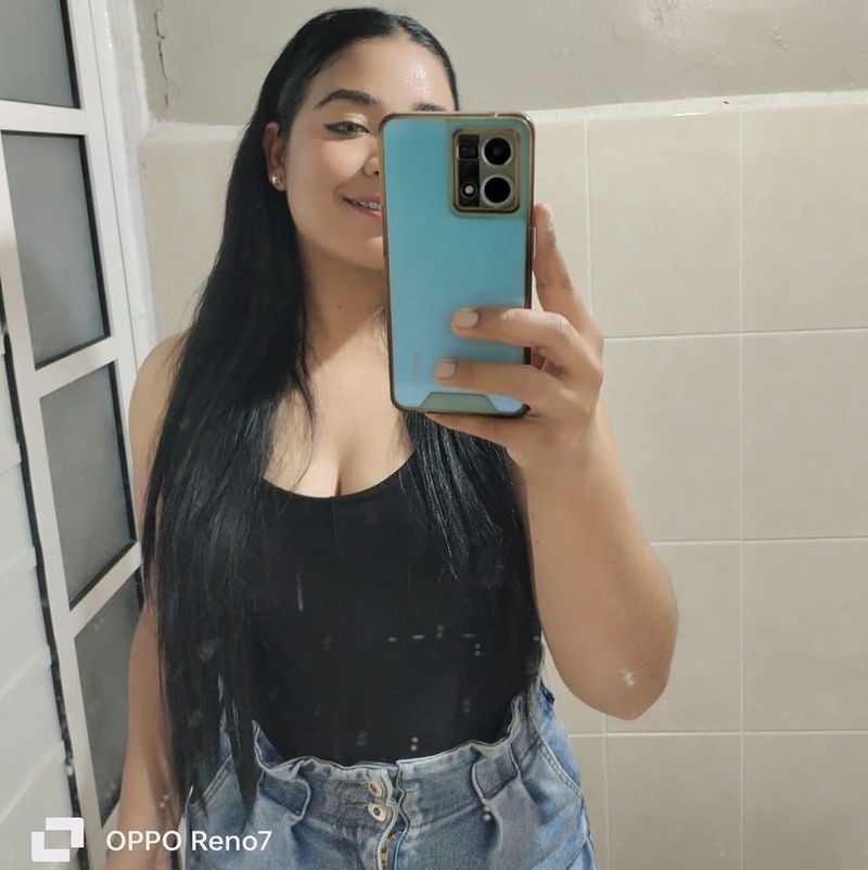 Fatima, 31