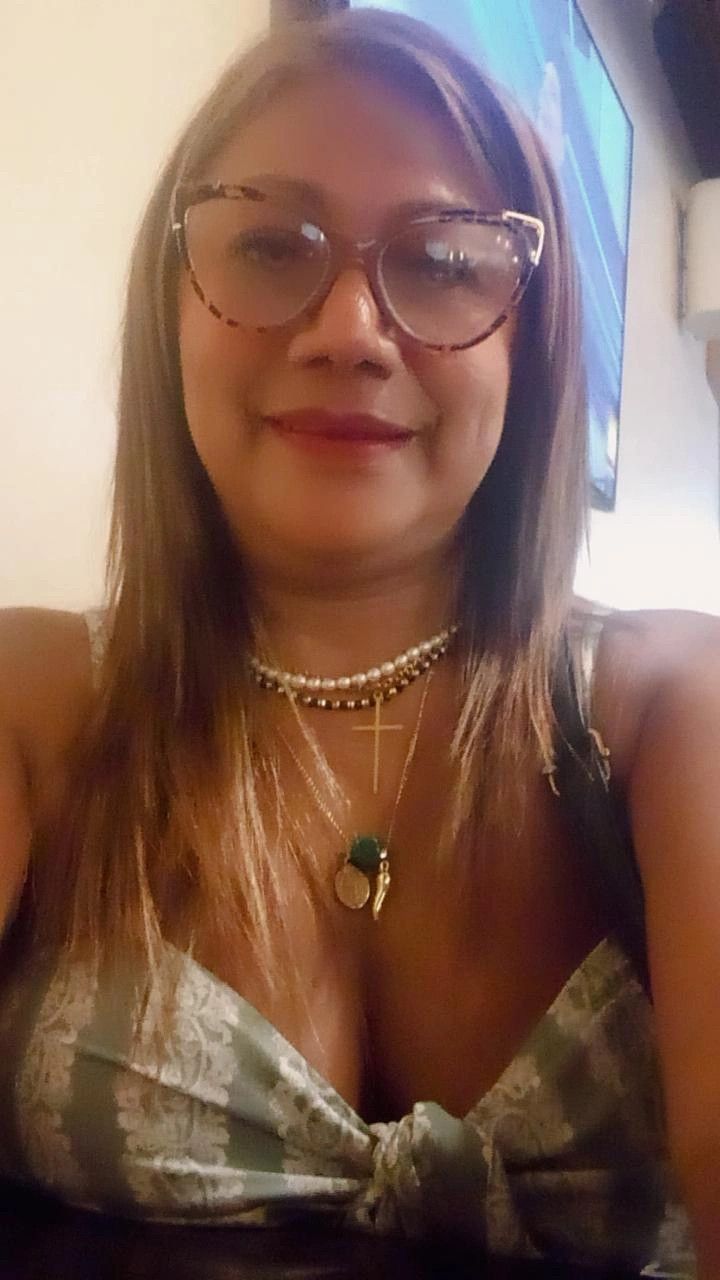 Bella, 54