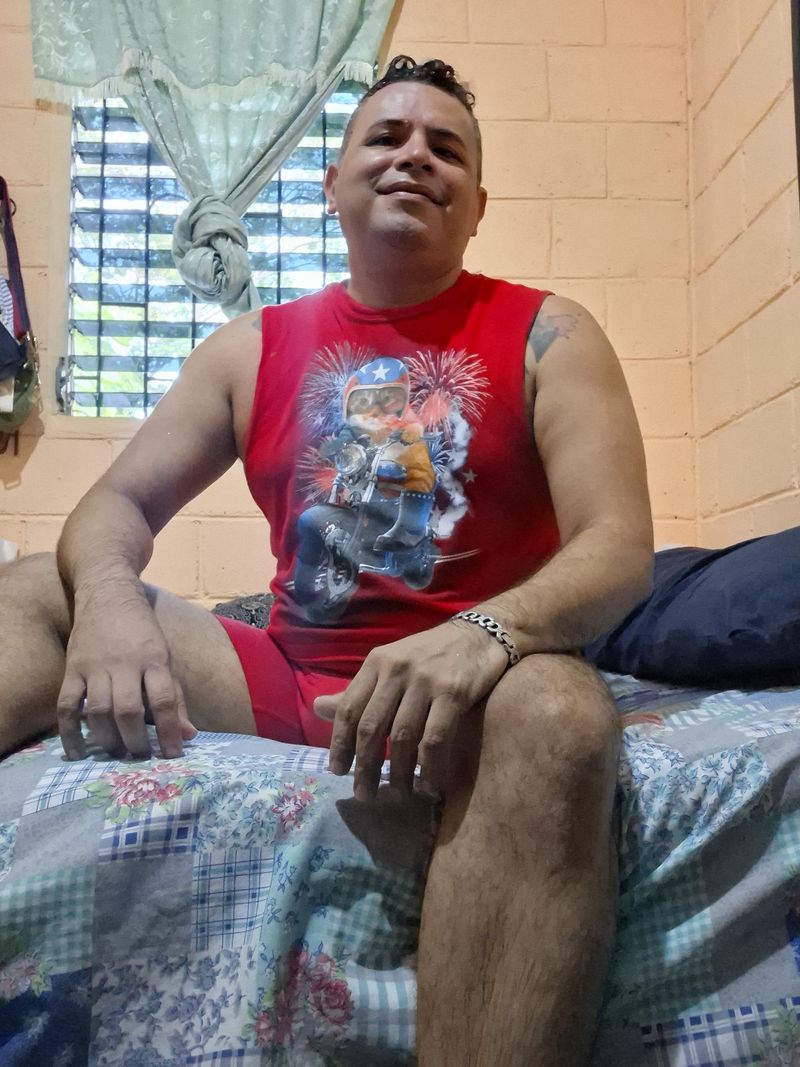Alberto, 43