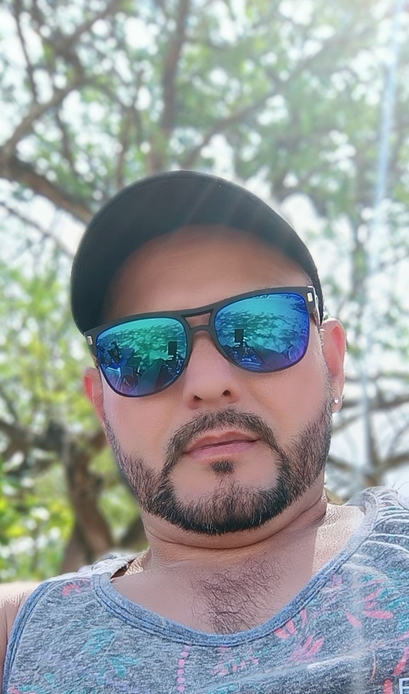 Manrique, 42