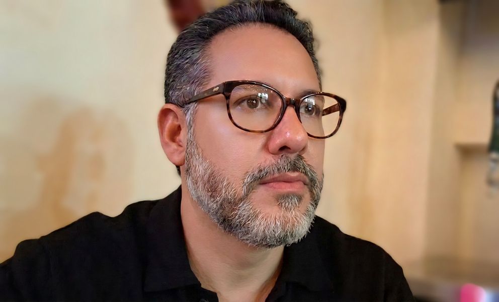 Eduardo, 55