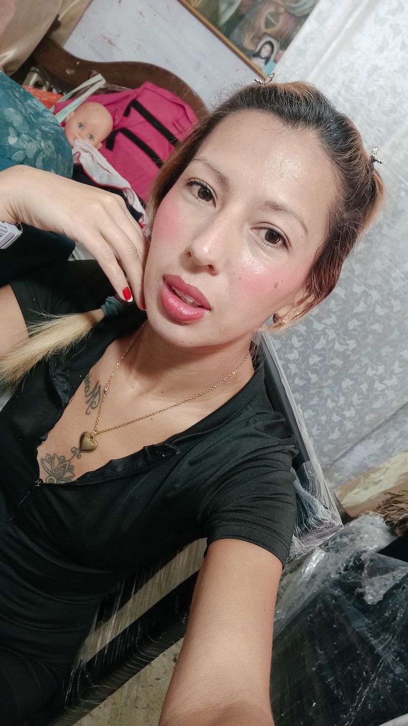Mónica J, 37