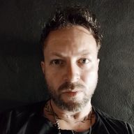 Daniel, 40